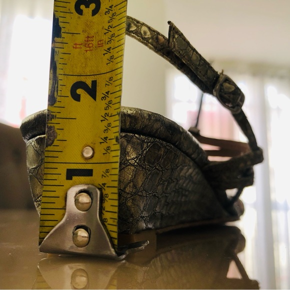 Stuart Weitzman Playful Steel Metal Python Low Heel Sandals size 9.5 - Picture 4 of 6